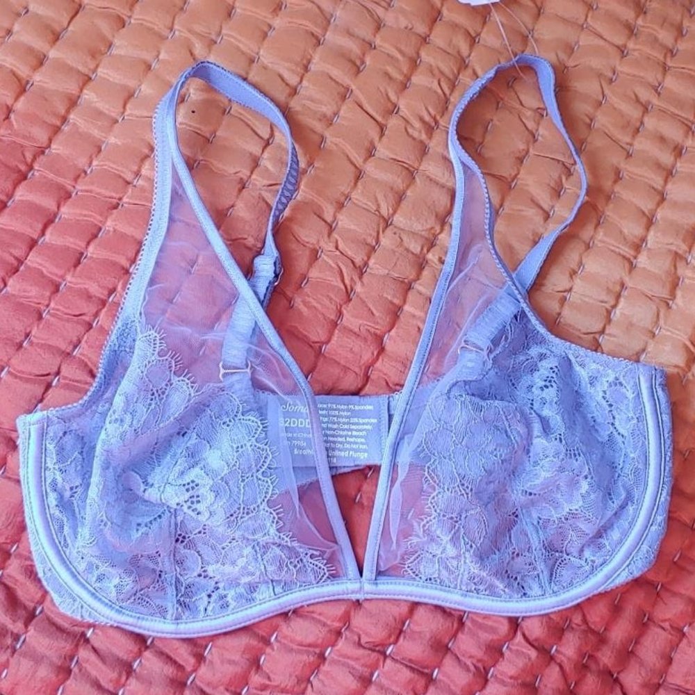 32DDD NWT Unlined Plunge Soma Bra